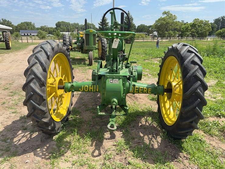john-deere-model-b-image-34