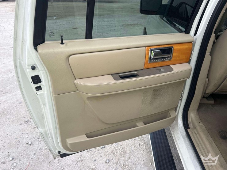 2007-lincoln-navigator-image-17