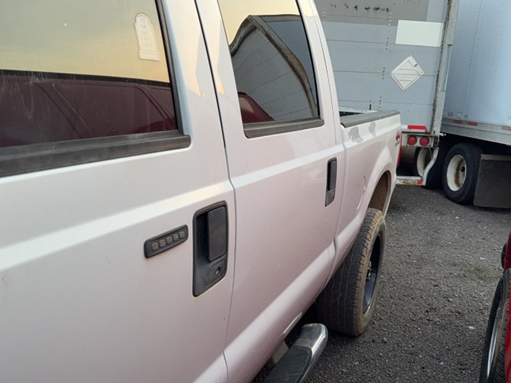 2008-ford-f350-image-16
