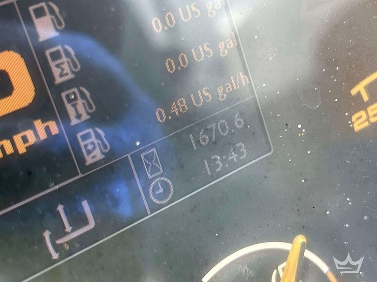 2014-jcb-527-58-image-6