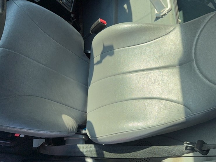 2007-international-durastar-4300-image-16