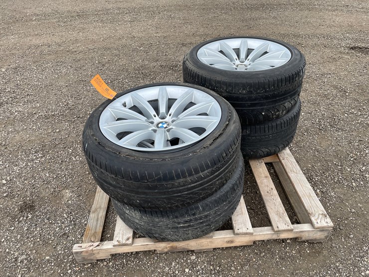 #4561-•-(4)-bmw-5-bolt-rims-with-tires-image-3