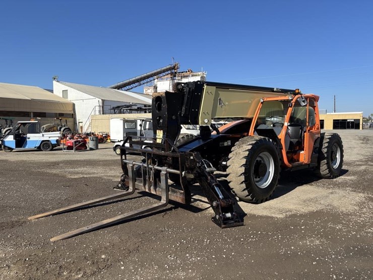 2015-jlg-1255-image-1