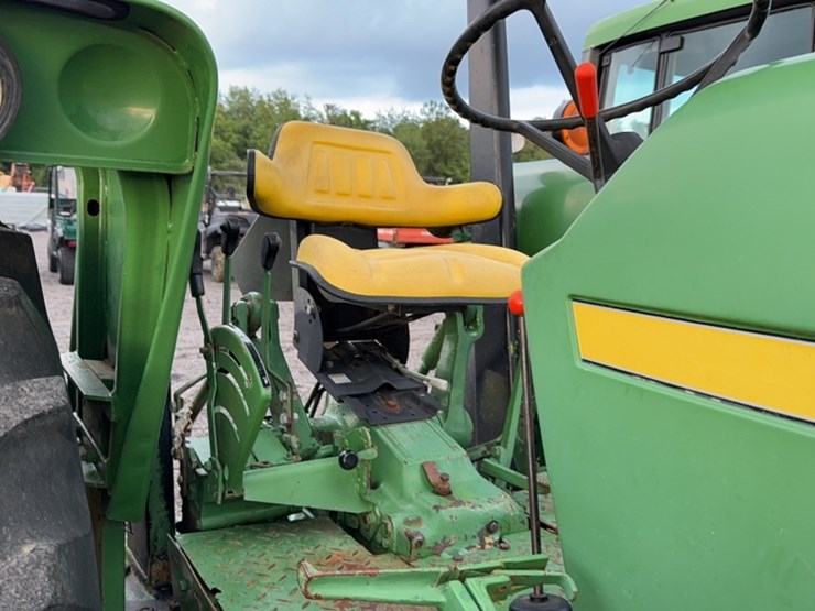 john-deere-2940-image-10