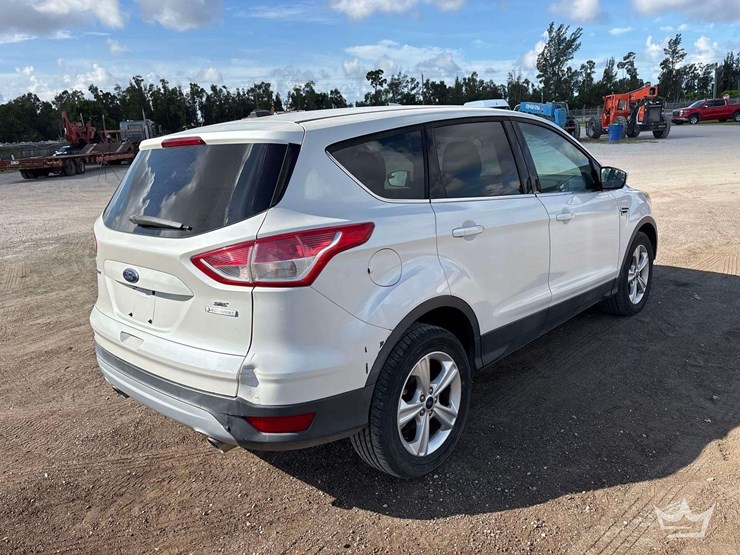2015-ford-escape-image-3