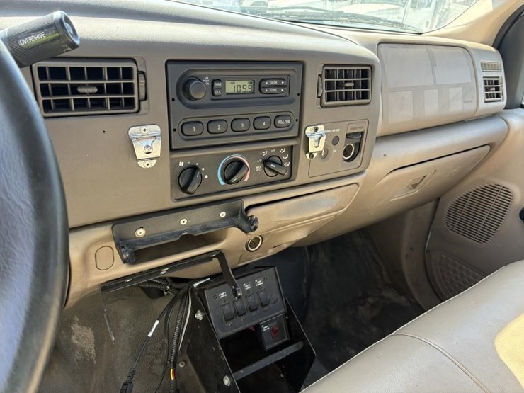 2004-ford-f350-image-16