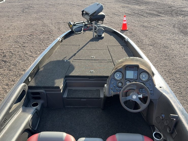 #3060-•-2000-stratos-22ss-22'-bass-boat-image-12