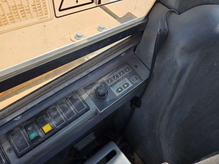 2007-volvo-ecr88-image-50