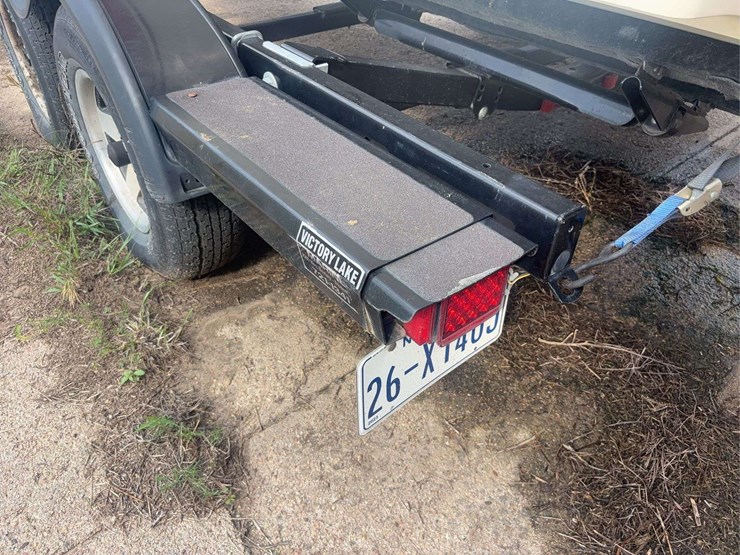 18’-cobalt-boat-and-trailer-image-58