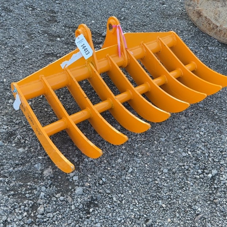 #2002 • FUTURE 44" EXCAVATOR RIPPER (FITS CAT305)
