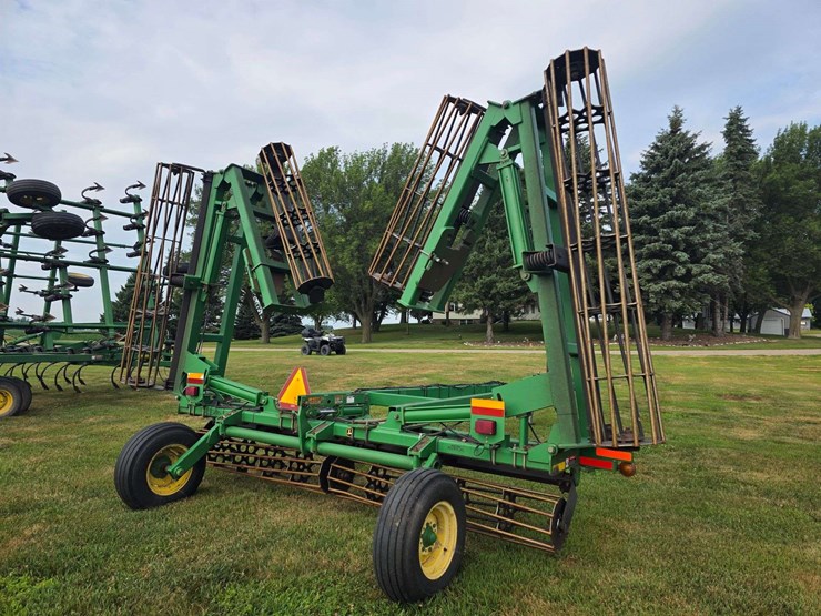 john-deere-200-image-18