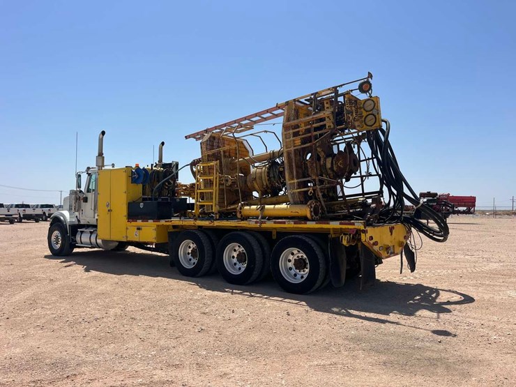 2007-utility-3-axle-image-4