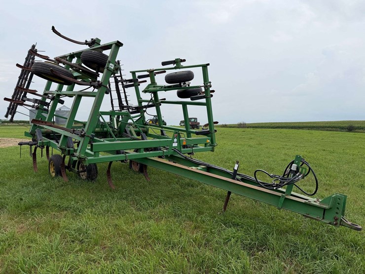 john-deere-680-image-3