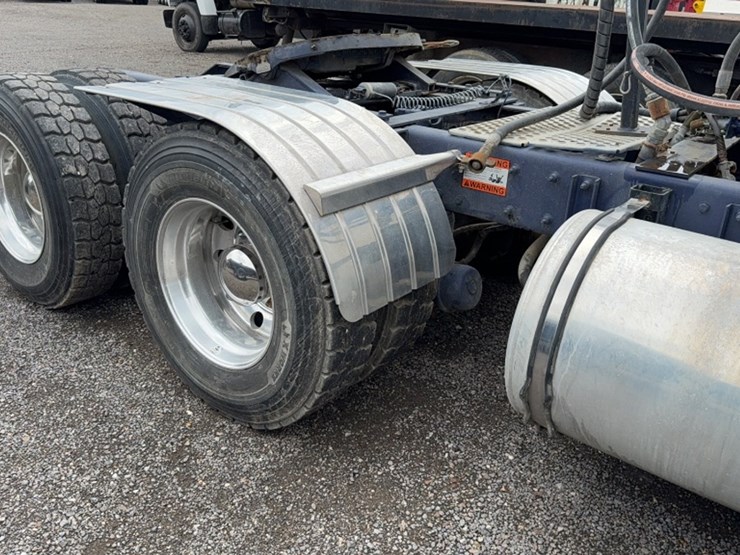 2018-kenworth-t800-image-5