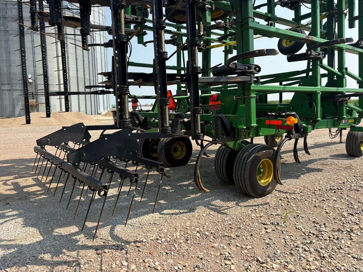 2014-john-deere-2410-image-34