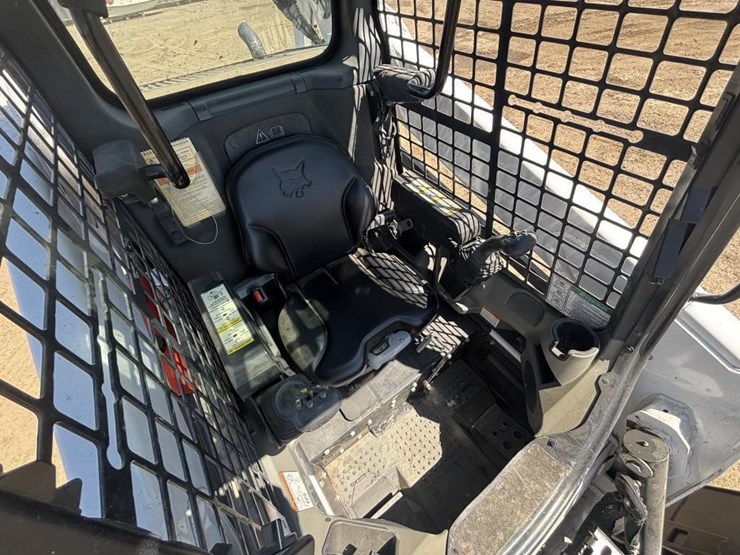 2019-bobcat-t595-image-21