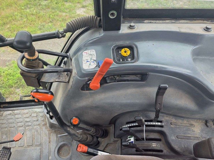 2002-new-holland-tl100-image-52