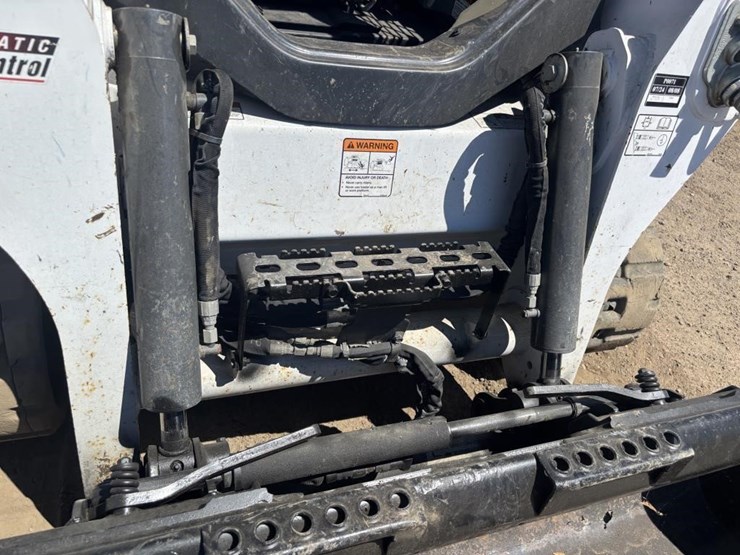 2019-bobcat-t595-image-14