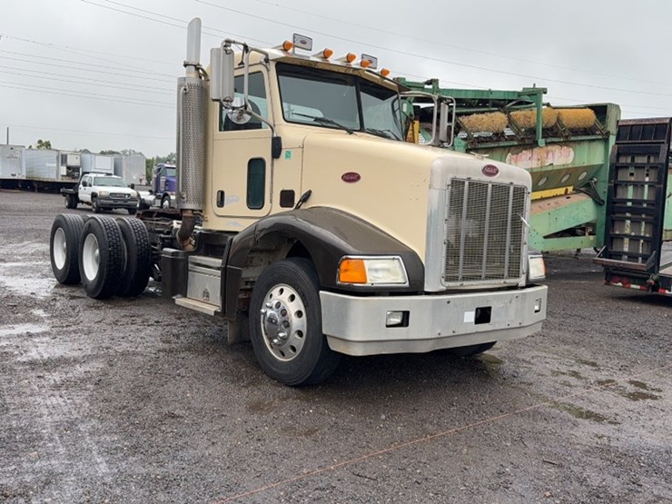 2006-peterbilt-385-image-3