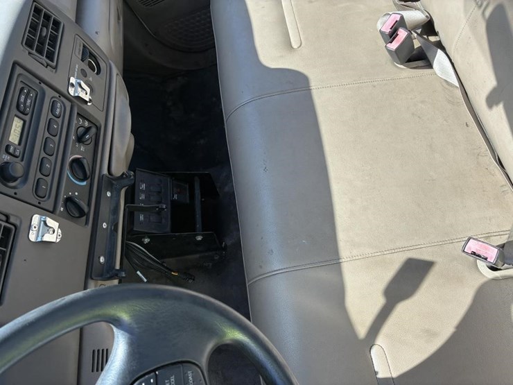 2004-ford-f350-image-17
