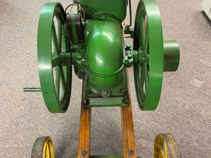 john-deere-3-horse-hit-and-miss-engine-with-cart-image-8