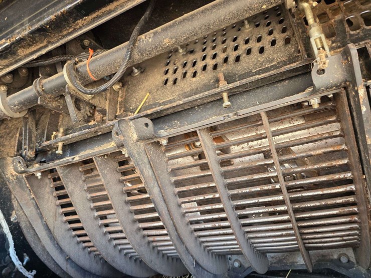 2013-case-ih-8230-image-110
