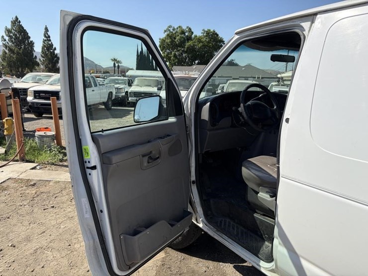 2002-ford-e350-sd-image-15