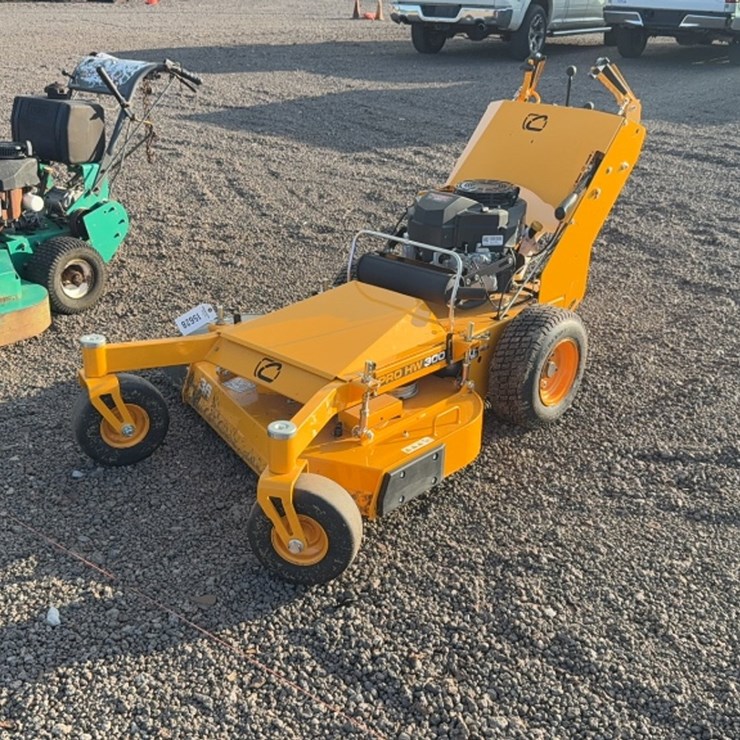 #3072 • CUB CADET PRO HW300 WALK BEHIND MOWER