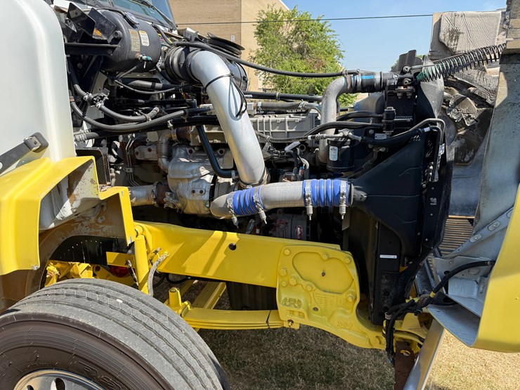 2015-western-star-4900-image-23