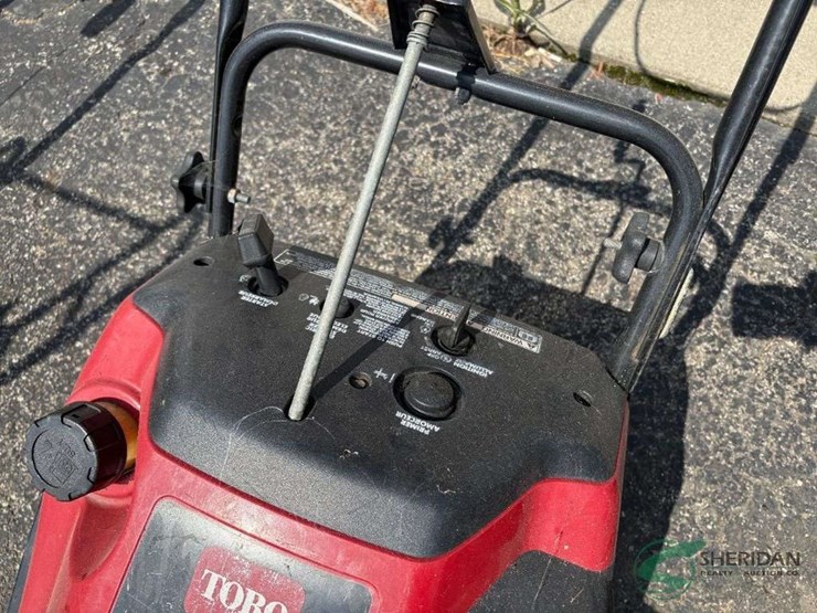 toro-ccr-3650-snow-blower-image-3