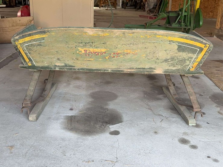 john-deere-buckboard-wagon-bench-seat-image-6