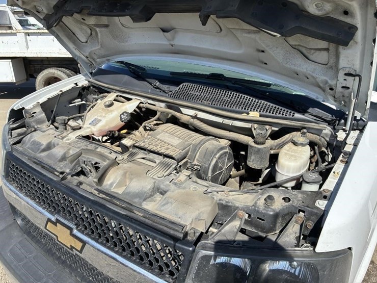 2017-chevrolet-express-g3500-image-9
