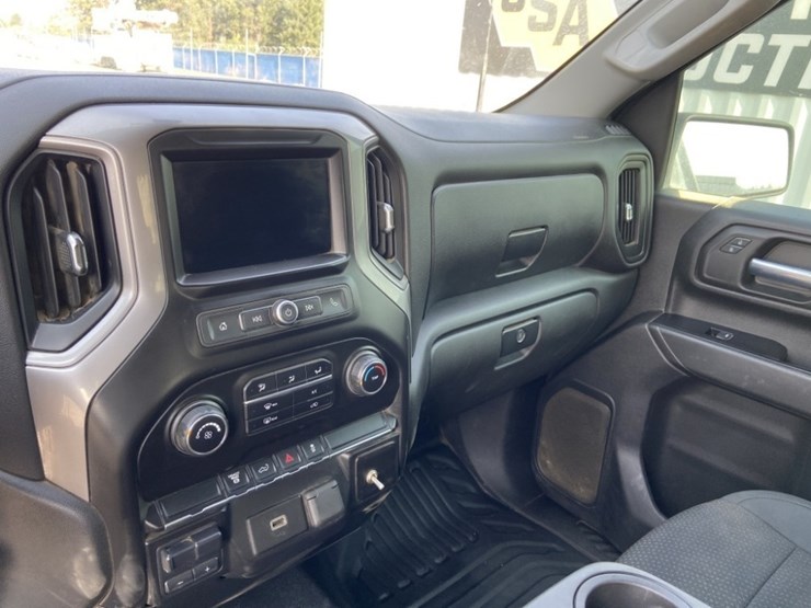 2020-chevrolet-silverado-2500-image-15