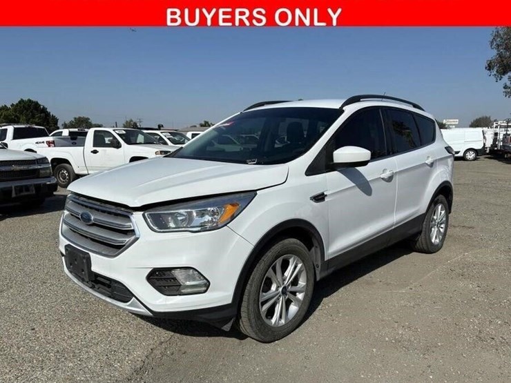 2018-ford-escape-se-image-1