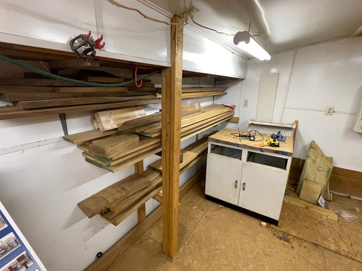 #7116-•-contents-of-wall-and-corner-image-3
