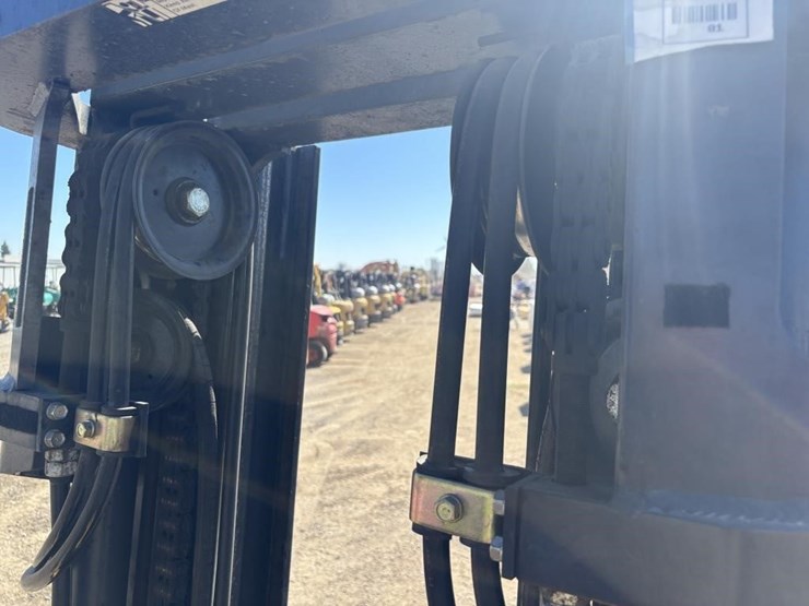 2020-caterpillar-gc40k-image-15