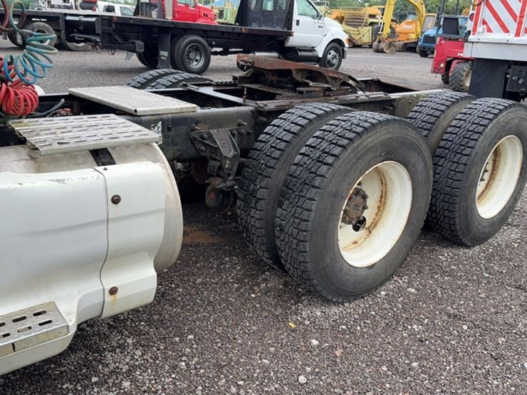 1997-ford-tractor-image-12