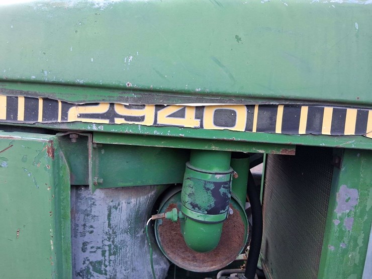 1982-john-deere-2940-image-6