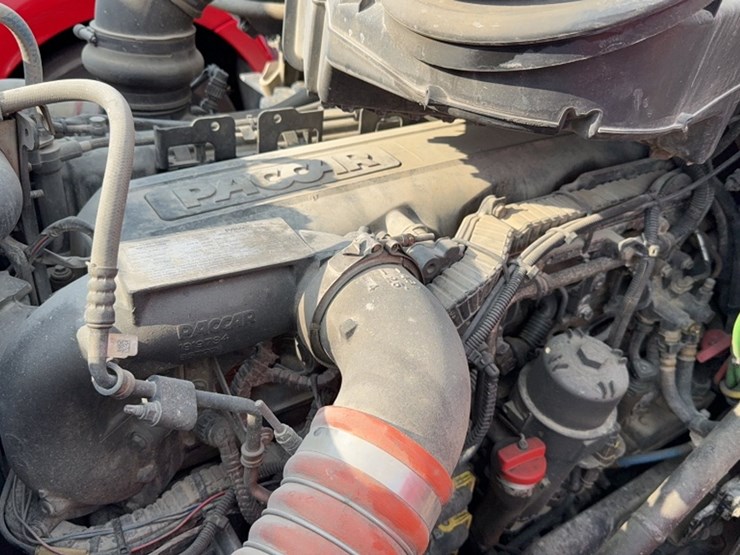 2016-kenworth-t880-image-24
