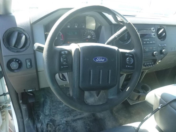 2013-ford-f550-image-16