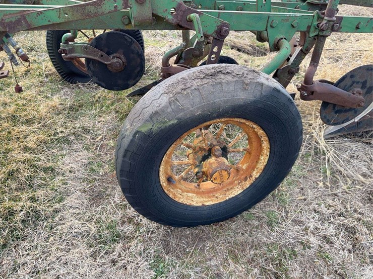 john-deere-no.-55-a-b-h-pull-type-three-bottom-plow-image-9