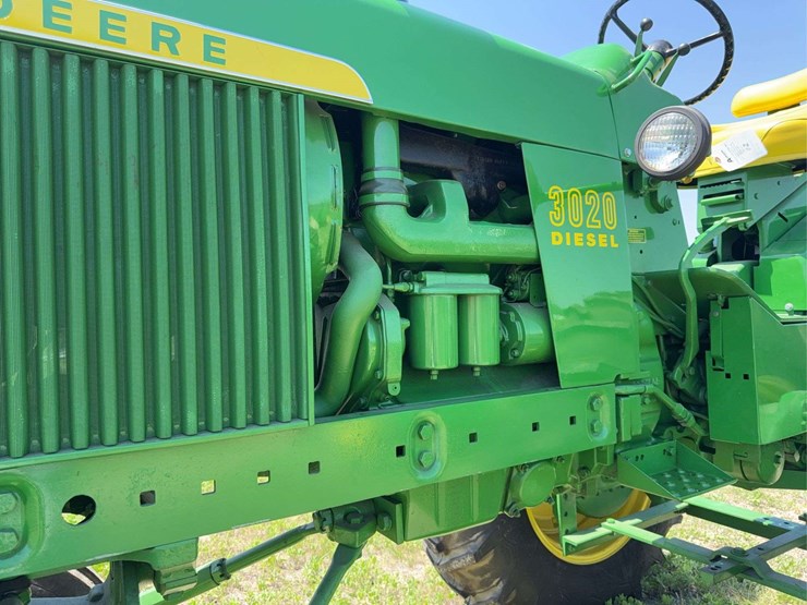 john-deere-3020-image-23