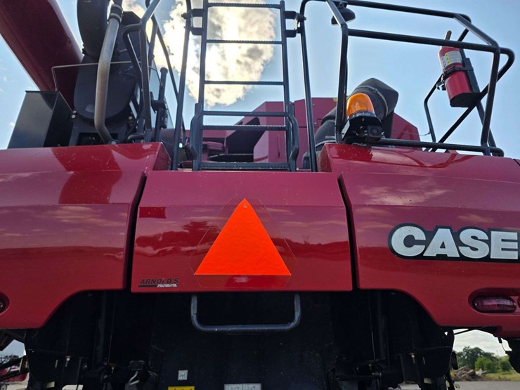 2013-case-ih-8230-image-49