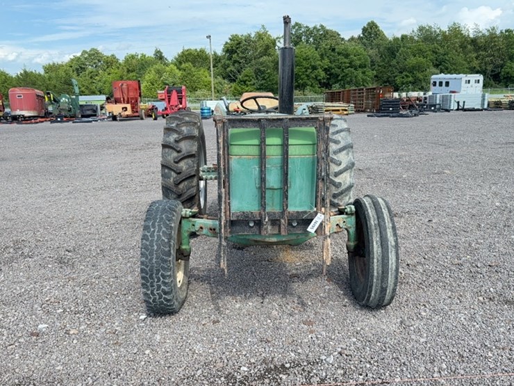 john-deere-2040-image-2