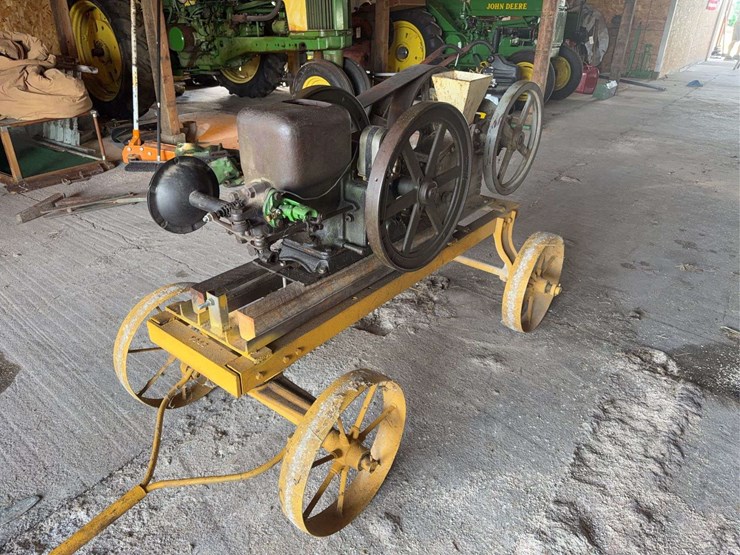 john-deere-112-image-1