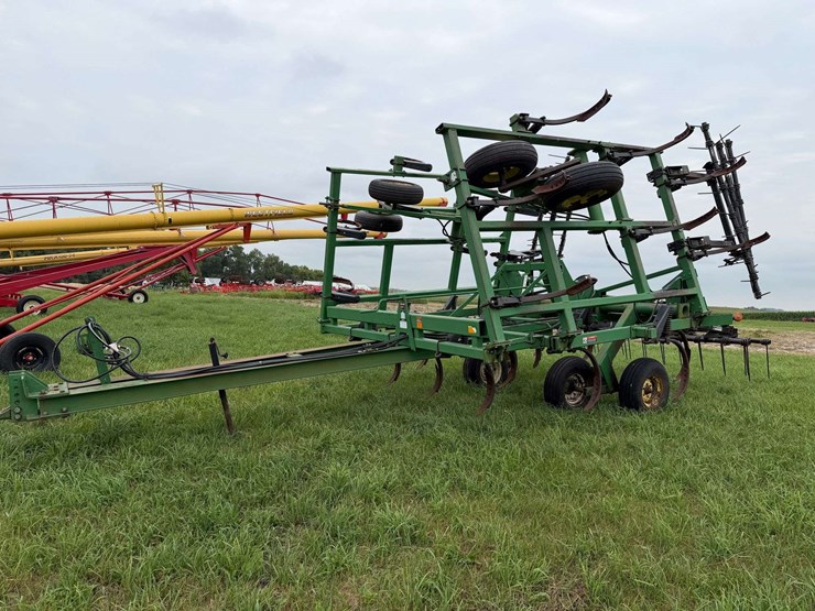 john-deere-680-image-28