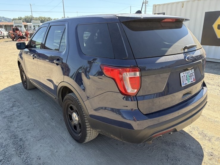 2017-ford-explorer-image-6