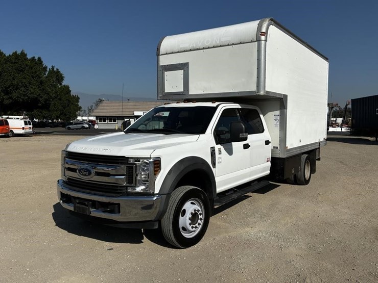 2018-ford-f550-xlt-image-1