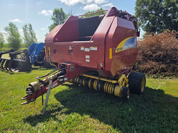 new-holland-br7090-image-2