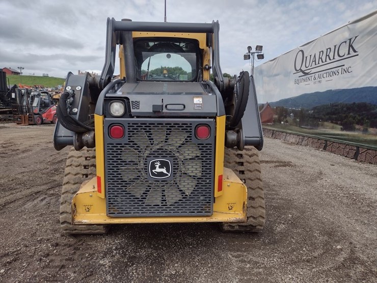 deere-323e-image-4